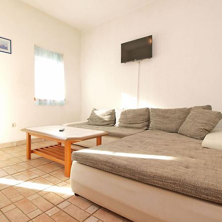 Apartments Ivo 1328 Fazana Bagian luar foto