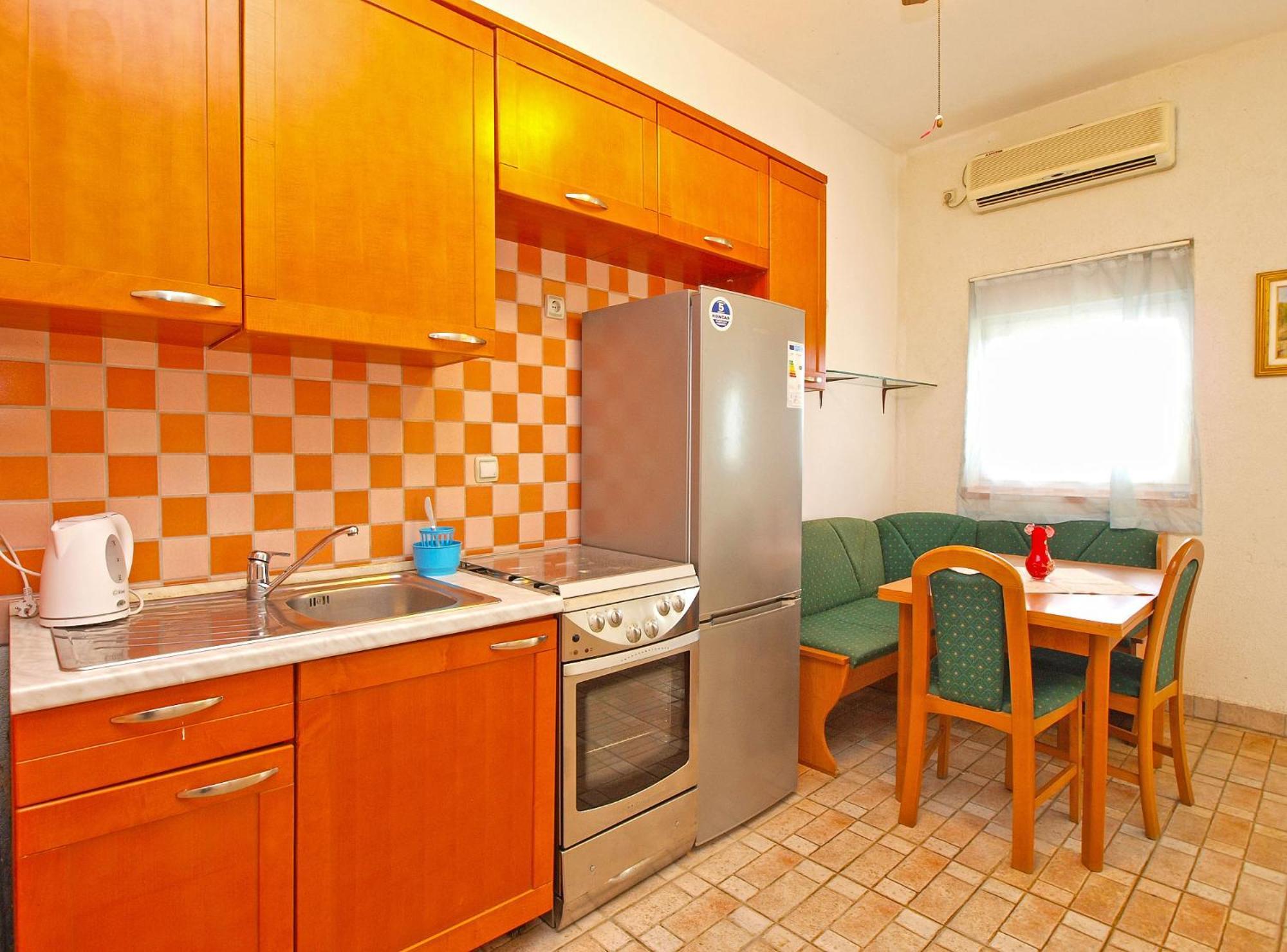 Apartments Ivo 1328 Fazana Bagian luar foto